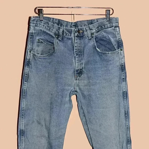 Wrangler Jeans Rugged Wear Distressed Light Wash Classic Jeans 34x34 Regular Fit - Picture 4 of 5